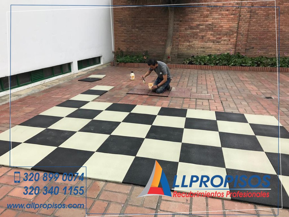 Instalación piso vinílico hospital